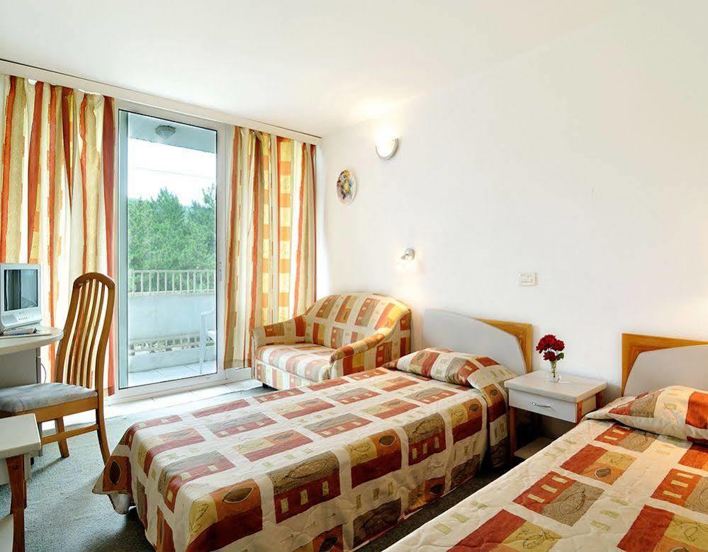 Althea Hotel Albena Esterno foto